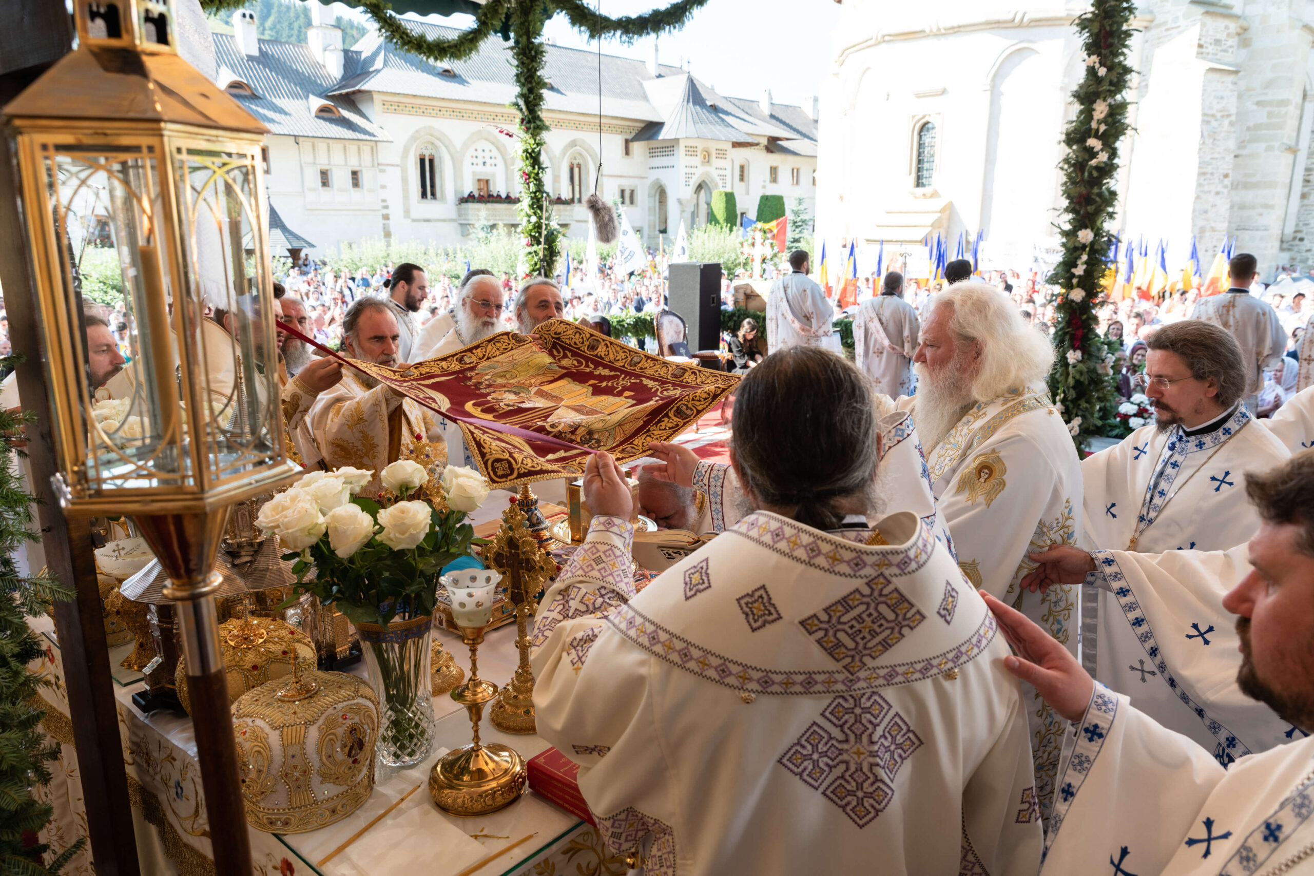 Sfânta Liturghie cu prilejul hramului și al Serbării de la Mănăstirea Putna