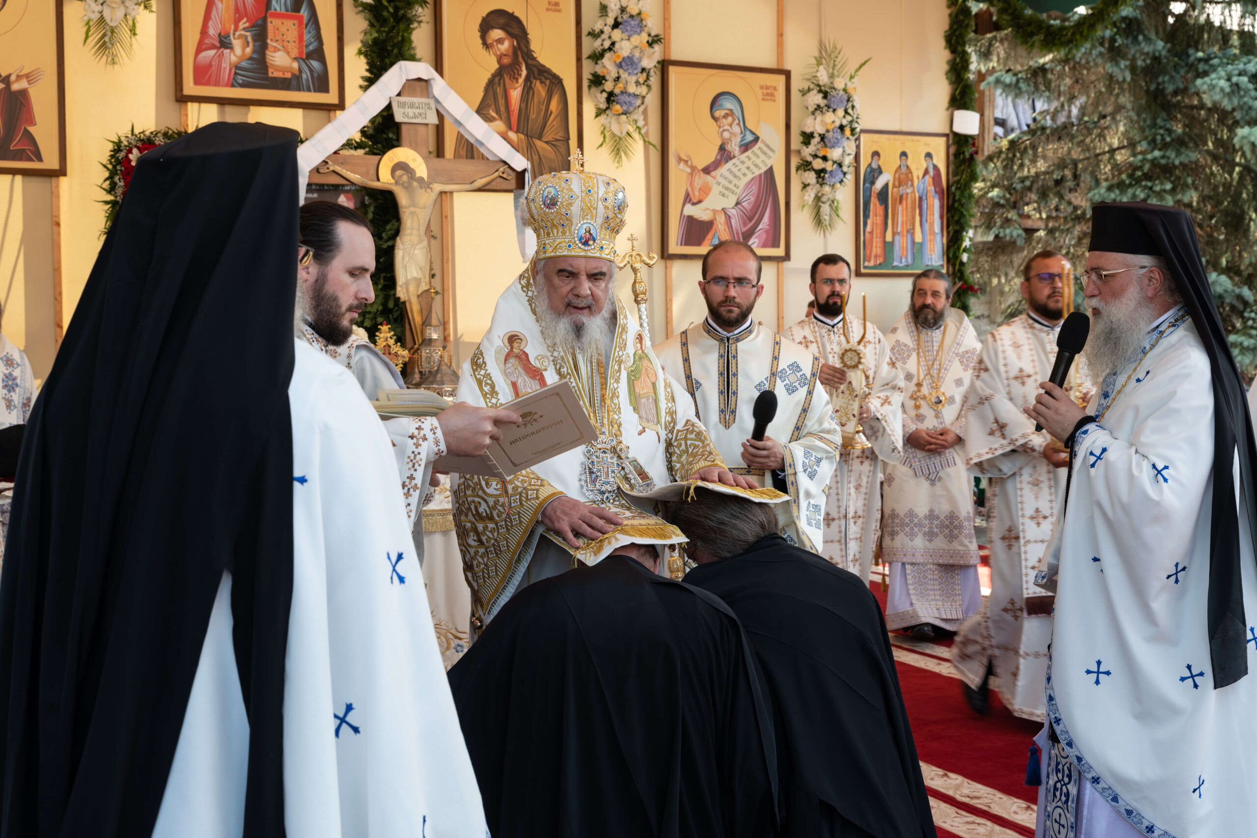 Sfânta Liturghie cu prilejul hramului și al Serbării de la Mănăstirea Putna